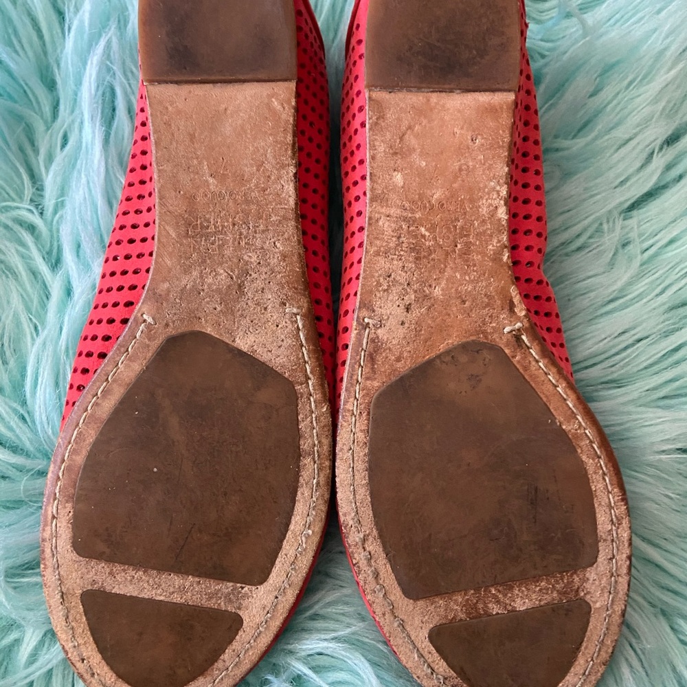 EILEEN FISHER RED PUNCHED LEATHER BALLET FLATS SIZE 7 EUC - Picture 2 of 6